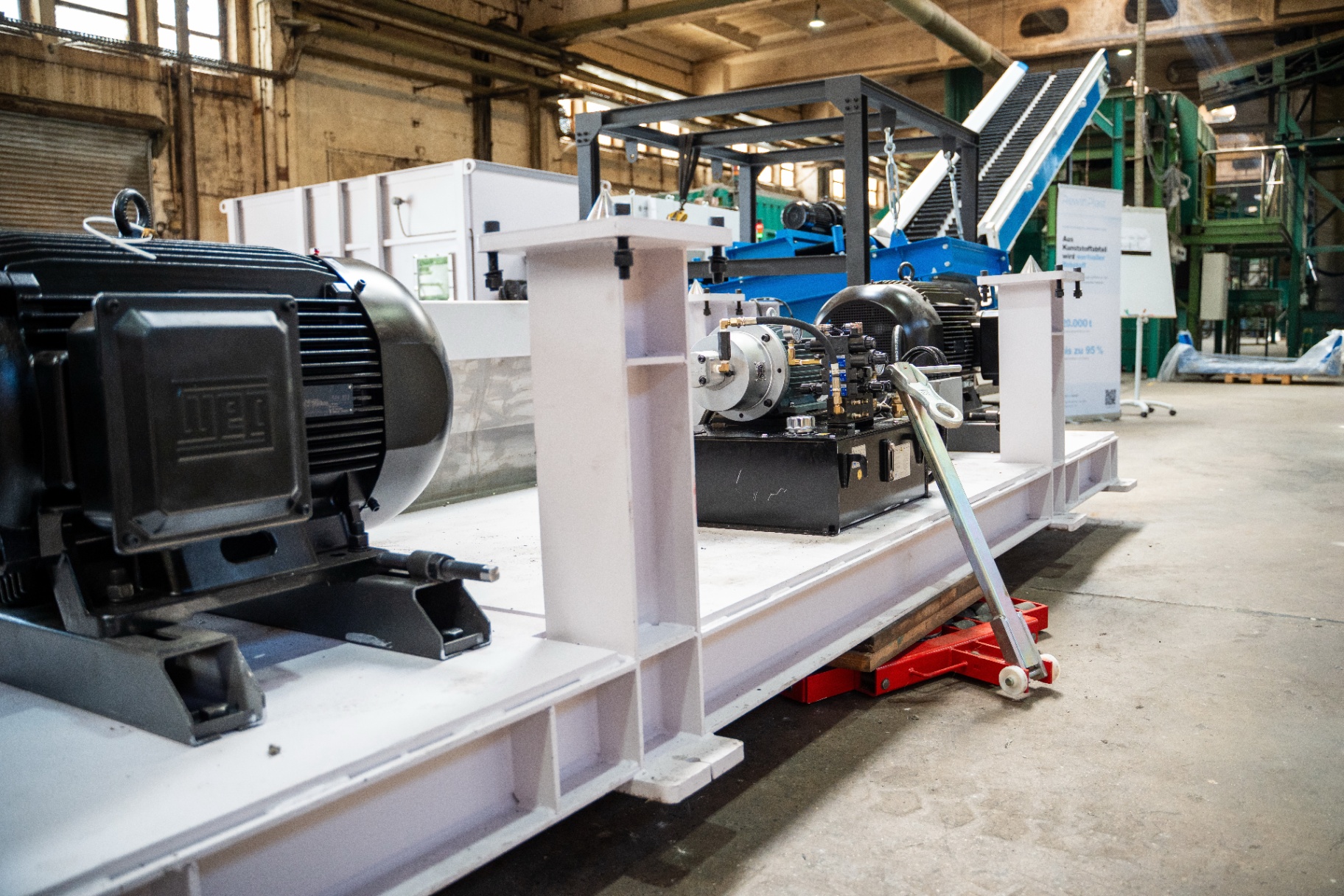Antriebsmotor und Hydraulikaggregat der Pilotanlage