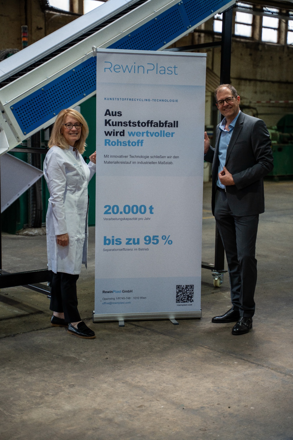 RewinPlast Roll-up vor der Aufgabestrecke