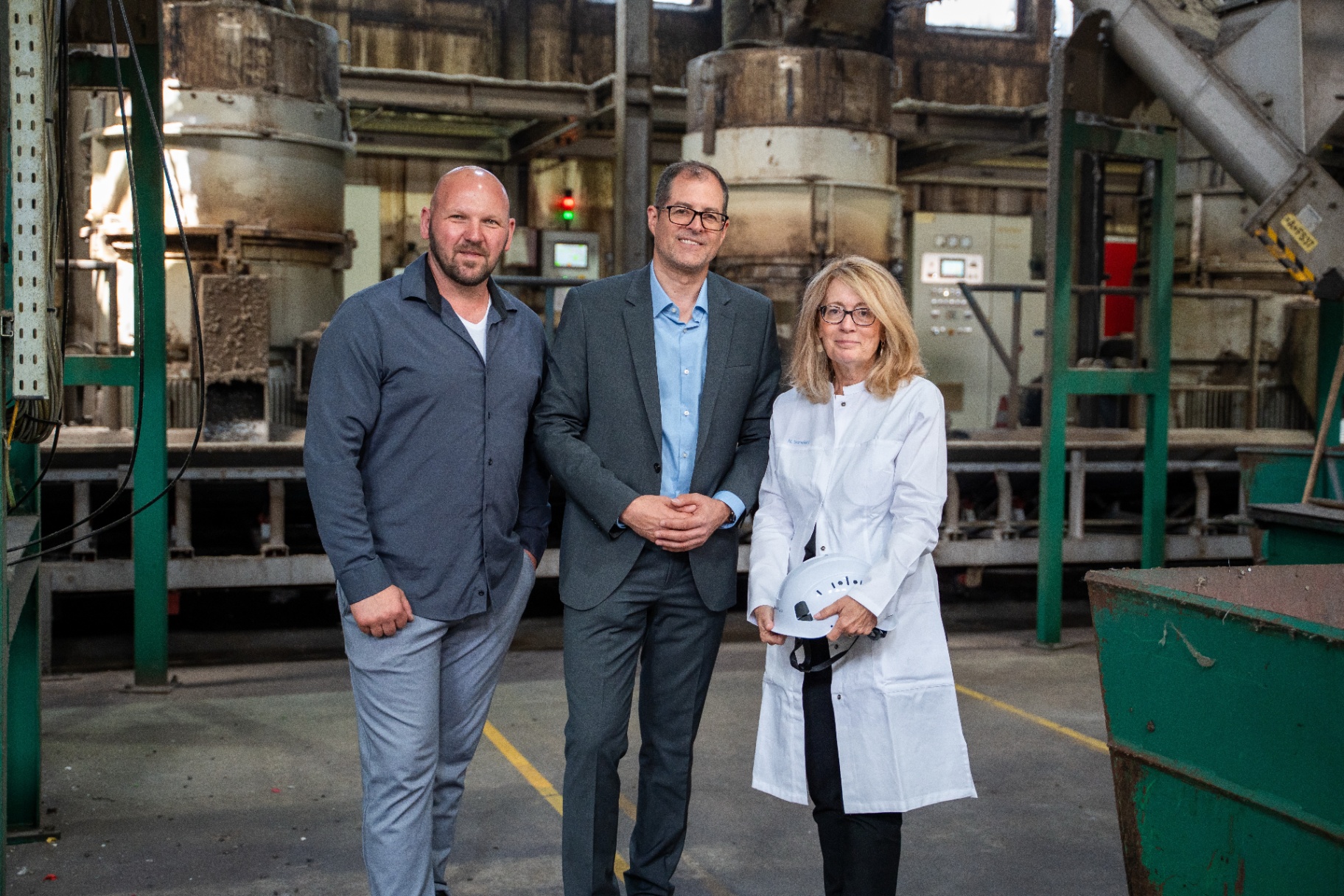 Team der RewinPlast in der Produktionshalle